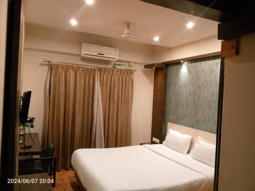 Hotel Sandalwood Inn Bangalore Eksteriør billede