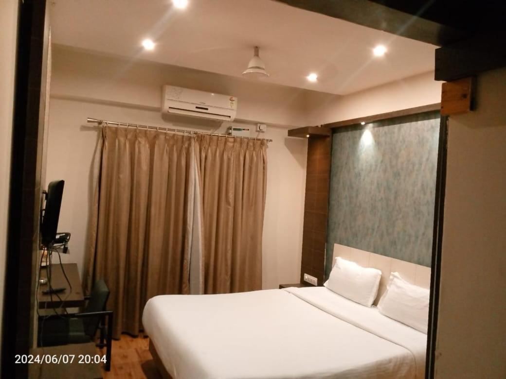 Hotel Sandalwood Inn Bangalore Eksteriør billede